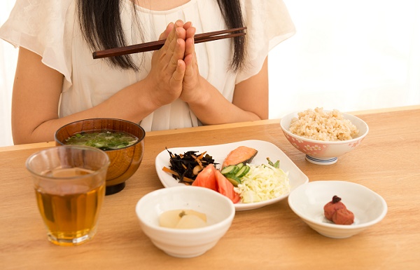 便秘_バランスの良い食事