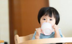 【助産師監修】赤ちゃんが飲んではいけないもの6選