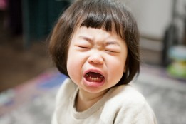 イヤイヤ期の子どもに効果的な接し方とは?