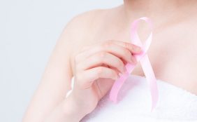 【助産師監修】授乳中の乳がん検診。検査方法や費用について