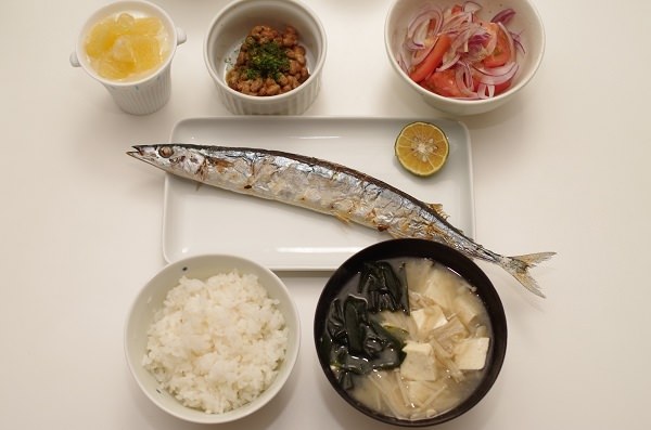 初期食べ物青魚