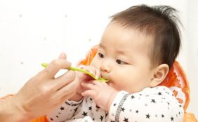 【助産師監修】食物アレルギーと離乳食。予防できる?どう対策する?