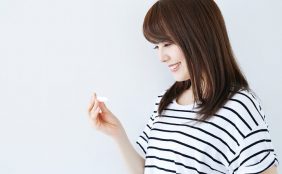 【助産師監修】排卵検査薬の使い方や確率は?排卵と妊娠のタイミングについて