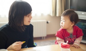 【助産師監修】赤ちゃんの離乳食-初期・中期・後期の量と進め方-