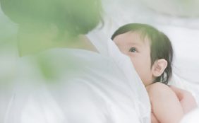 【助産師監修】母乳が足りているサインとは?わかりやすい母乳量の目安について
