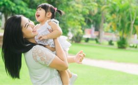 【助産師監修】だっこはいつまで?だっことスキンシップの重要性