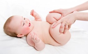 【助産師監修】赤ちゃんも保湿・スキンケアが必要?おすすめの保湿剤は?