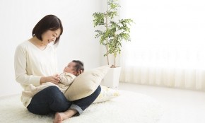 【助産師監修】授乳中に生理がこない理由は?生理が再開するとどうなる?