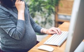 【助産師監修】産休・育休に必要な手続きは?忘れてはいけない手続き7選!