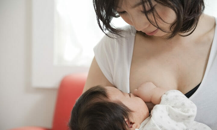母乳が出ない！？母乳量を増やすための助産師直伝7つの方法