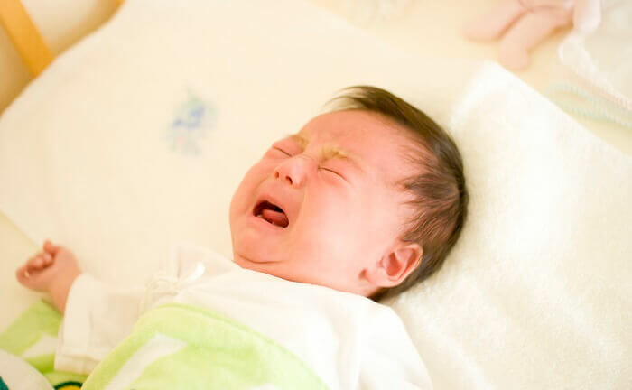 助産師監修 新生児 赤ちゃんが母乳を噴水のように吐く 原因は Amoma