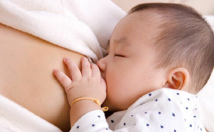 ウトウトと寝ながらおっぱいを吸っています どのタイミングで口から離したらいいかわかりません Amomaブログ 公式 母乳育児向け専門ハーブティー アロマ マッサージオイル Amoma Natural Care通販サイト