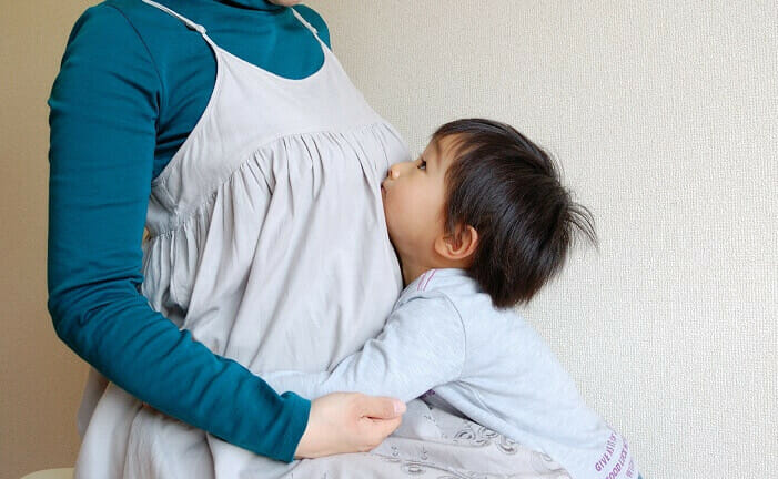 助産師監修 赤ちゃん返りをする上の子への対処法 Amoma