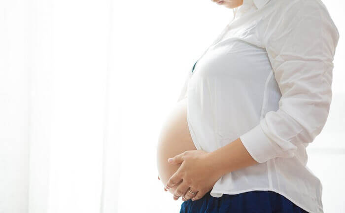 【助産師監修】妊娠線はいつから予防する？人気の妊娠線オイルは？