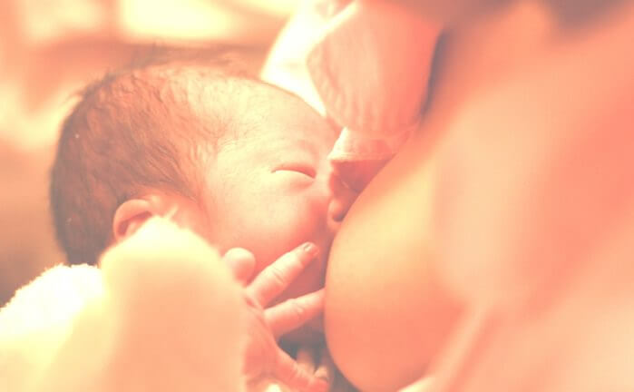 助産師監修 新生児に必要な一日の母乳量と回数はどれくらい Amoma