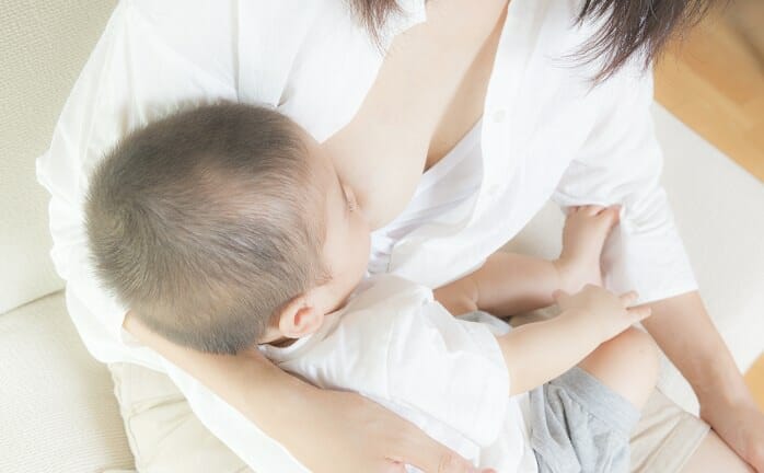 助産師監修 授乳時間が長い原因と対処法 月齢別の授乳時間の目安は 公式 母乳育児向け専門ハーブティー アロマ マッサージオイル Amoma Natural Care通販サイト