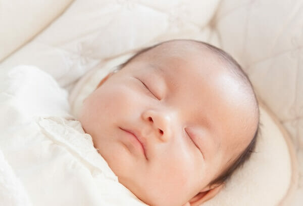 助産師監修 新生児 離乳食開始後の授乳回数は 頻回授乳のすすめ
