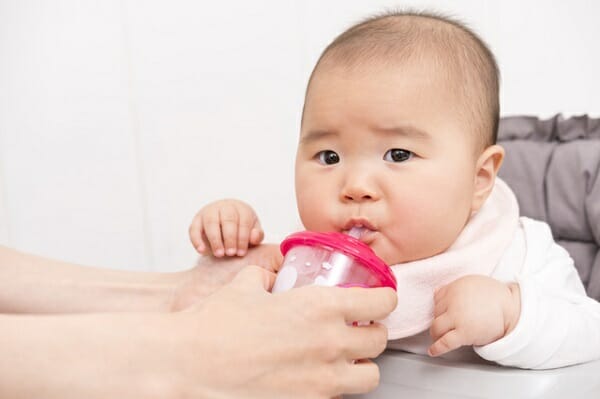 助産師監修 赤ちゃんがお茶を飲めるのはいつから おすすめのノンカフェインの飲みもの 公式 母乳育児向け専門ハーブティー アロマ マッサージオイル Amoma Natural Care通販サイト